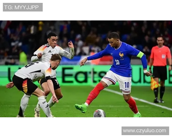 法国与德国足球对决的激情时刻在球场上绽放的精彩瞬间 法国与德国足球对决的激情时刻在球场上绽放的精彩瞬间