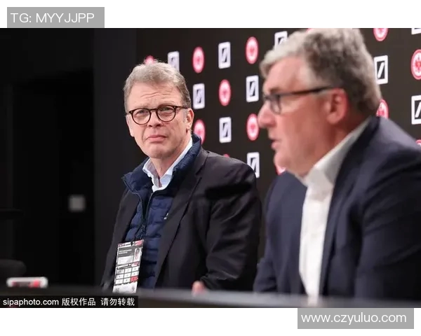 布莱克本与冈本的精彩对决揭示足球战术的博弈与激情