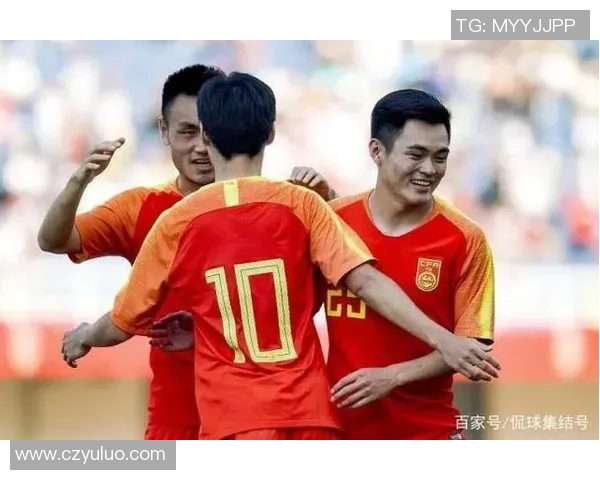 香港与泰国友谊赛激战正酣球迷期待精彩对决与激情时刻 香港与泰国友谊赛激战正酣球迷期待精彩对决与激情时刻